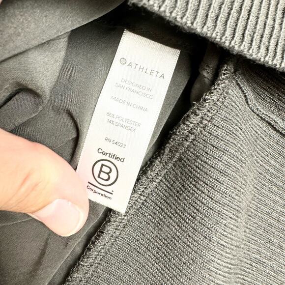 Athleta Zephyr Shell Set-of-Two Tanks White/Grey Size S Athleisure Travel Sporty - Picture 6 of 13